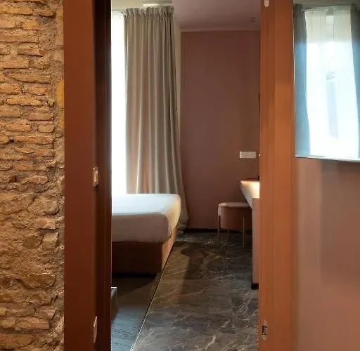 Colonna Collection ゲストハウス 4*